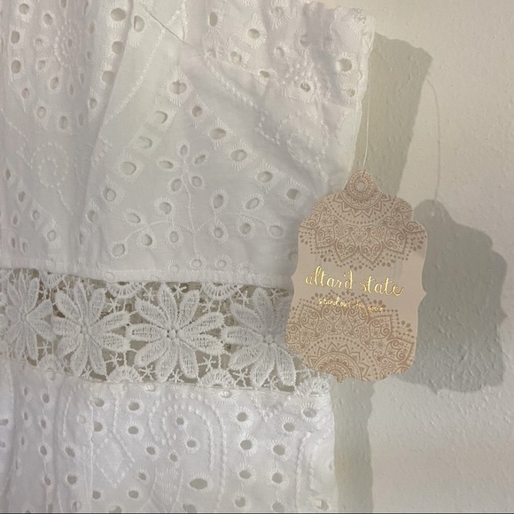 Beautiful eyelet dress - Picture 4 of 5